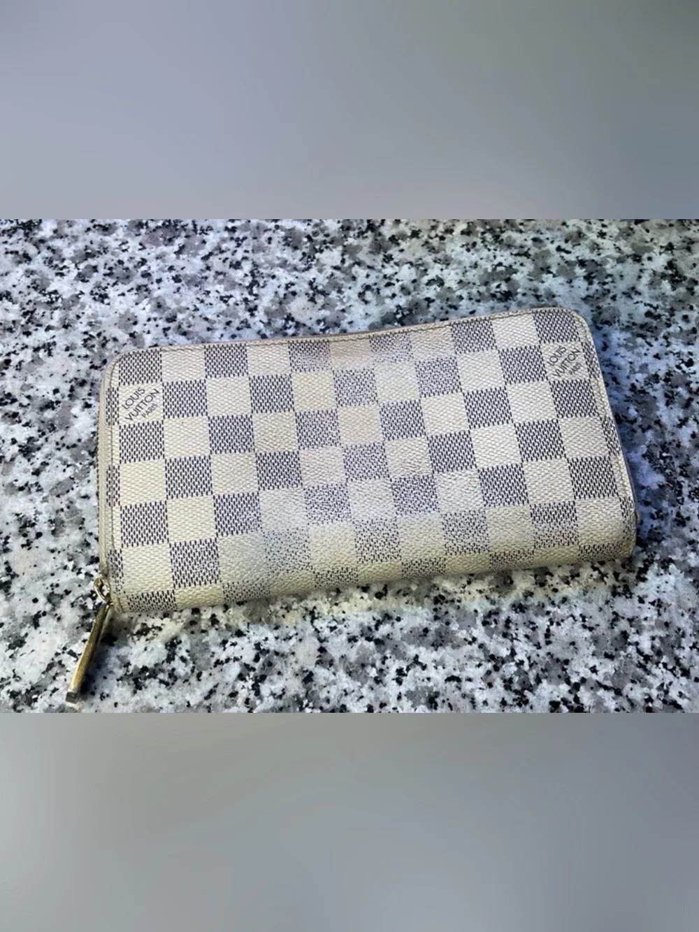 Louis Vuitton Damier Beige/Cream Zippy Wallet Interior with Gold Hardware